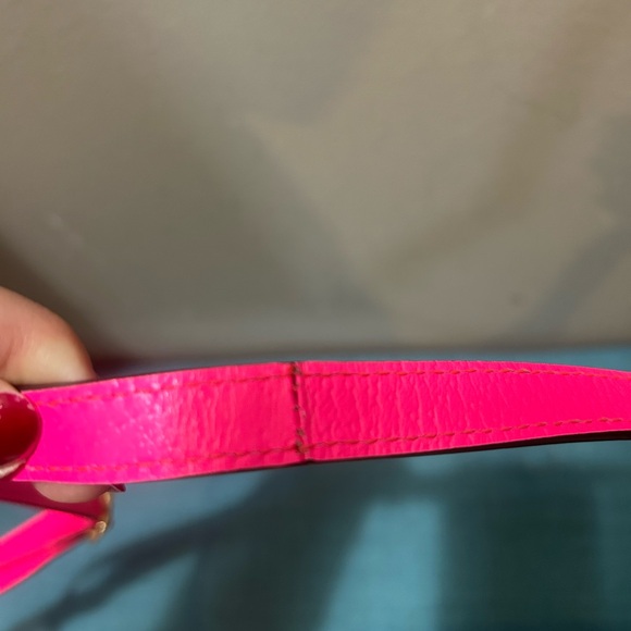 Gucci Flora Floral Canvas Shoulder Bag w-Hot Pink Trim - Picture 11 of 16